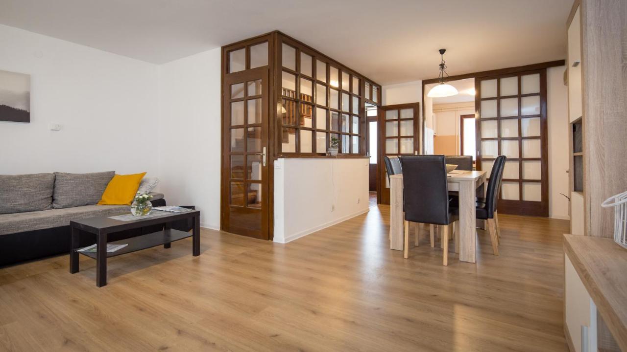 Holiday House Casa Maria 罗维尼 外观 照片